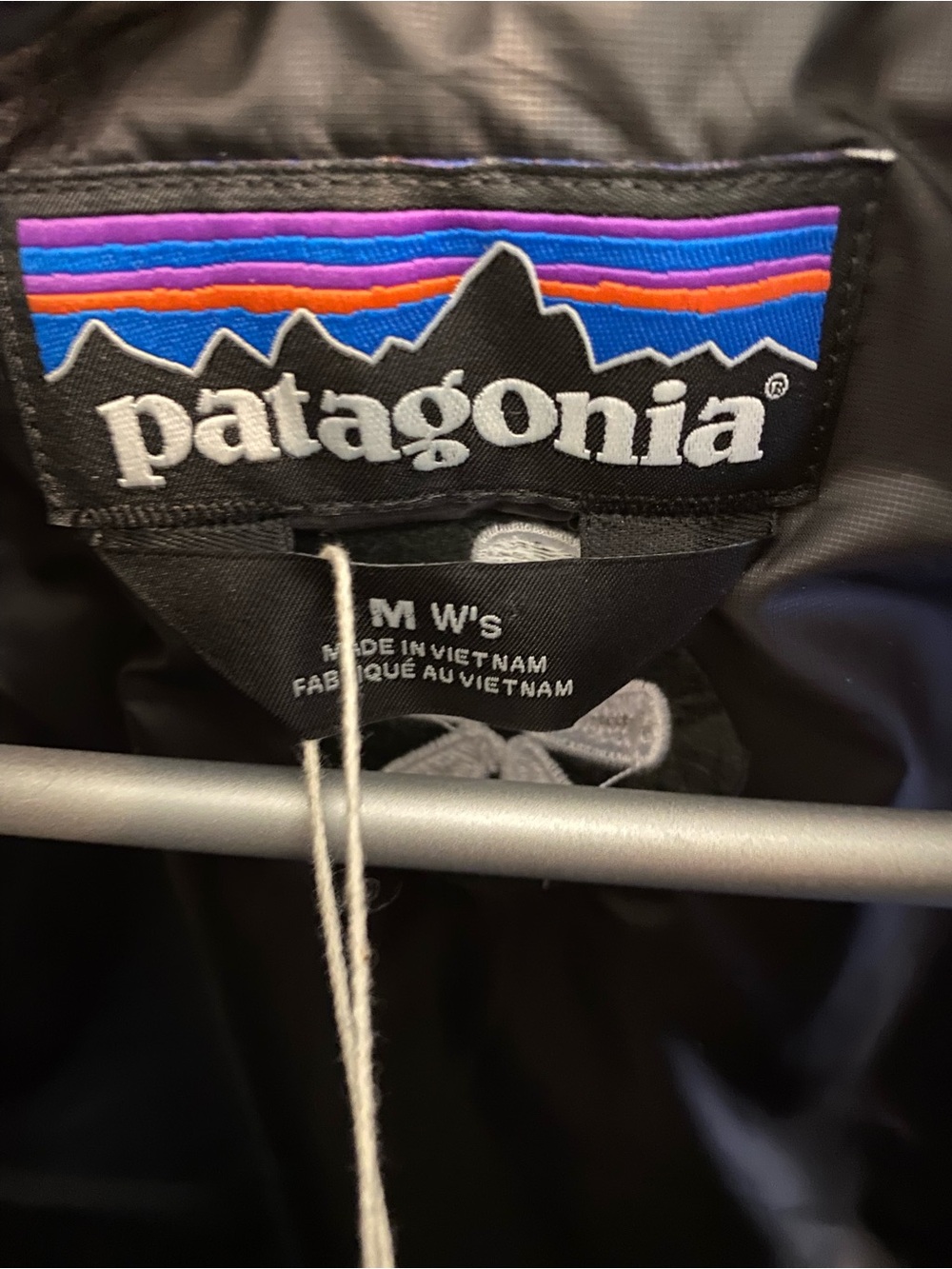 Patagonia Women's Black Quilted Puffer Vest - Picture 7 of 7